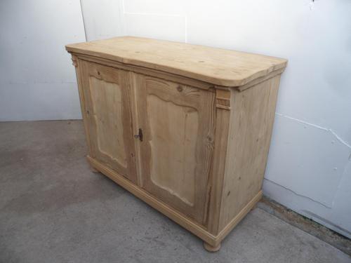 A Pretty Georgian 2 Door Antique/Old Pine Kitchen/Storage Cupboard to Wax/Paint (1 of 10)