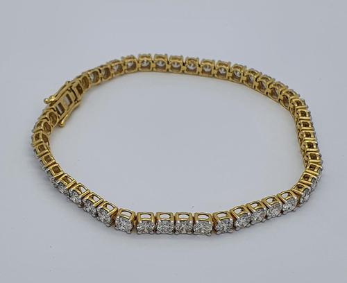 18ct YG Diamond Tennis Bracelet with Safety Clasp (1 of 6) 18ct YG Diamond Tennis Bracelet with Safety Clasp (1 of 6)