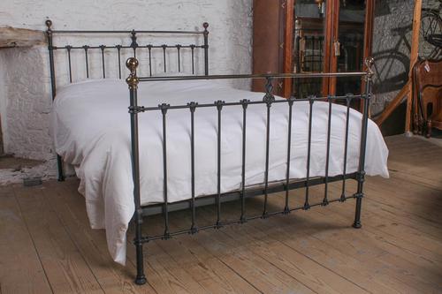 Traditional Classic Victorian English 5ft King Size Brass & Iron Bed (1 of 6)