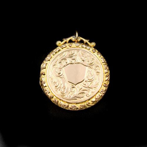 Antique Edwardian Engraved Fancy Round Rolled Gold Photo Locket Pendant (1 of 7) Antique Edwardian Engraved Fancy Round Rolled Gold Photo Locket Pendant (1 of 7)
