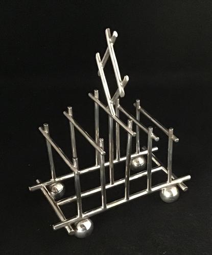 Christopher Dresser Style 5 Bar Silver Plated Toast Rack (1 of 5) Christopher Dresser Style 5 Bar Silver Plated Toast Rack (1 of 5)