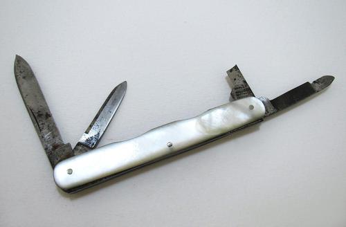 Sheffield Mother of Pearl & Carbon Steel Folding Sportsman Multi Tool (1 of 8)