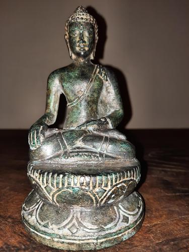 16th Century Northern Thai ( Lan Na Kingdom) Bronze Buddha. (1 of 10)