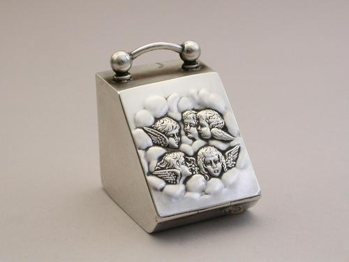Edwardian Novelty Silver Coal Scuttle Stamp Box - "Reynolds Angels" by Spurrier & Co, Birmingham, 1905 (1 of 12) Edwardian Novelty Silver Coal Scuttle Stamp Box - "Reynolds Angels" by Spurrier & Co, Birmingham, 1905 (1 of 12)
