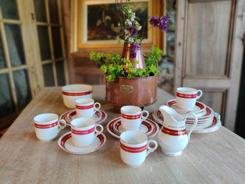 Stylish 22 Piece Coalport Porcelain Coffee Set (1 of 8) Stylish 22 Piece Coalport Porcelain Coffee Set (1 of 8)