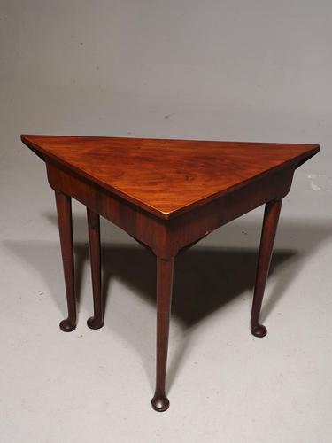 Good George III Period Mahogany Corner Table (1 of 4) Good George III Period Mahogany Corner Table (1 of 4)