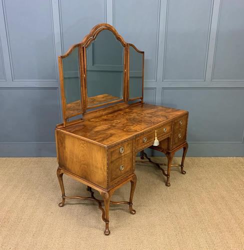 Substantial Burr Walnut Dressing Table (1 of 18) Substantial Burr Walnut Dressing Table (1 of 18)
