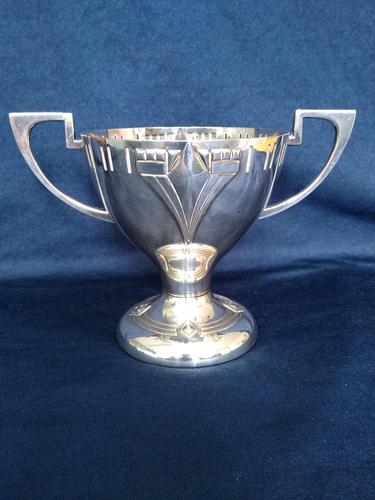 Pure Art Deco Silver Plated Trophy Shaped Vase (1 of 3) Pure Art Deco Silver Plated Trophy Shaped Vase (1 of 3)