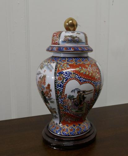 Large Decorative Oriental Ginger or Spice Jar on Stand (1 of 7) Large Decorative Oriental Ginger or Spice Jar on Stand (1 of 7)