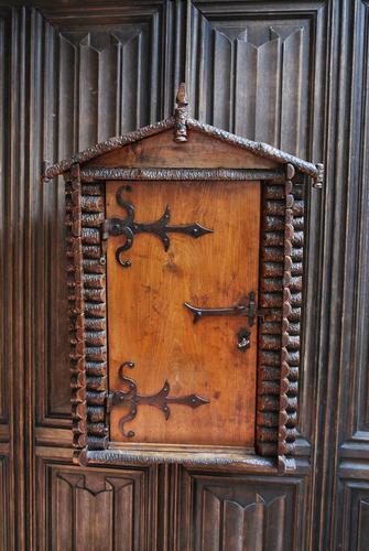 Antique Rustic Swiss Log Cabin Hanging Cupboard (1 of 7) Antique Rustic Swiss Log Cabin Hanging Cupboard (1 of 7)