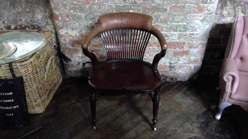 Gillows Quality Leather Backed Desk Chair with Refinements (1 of 5) Gillows Quality Leather Backed Desk Chair with Refinements (1 of 5)