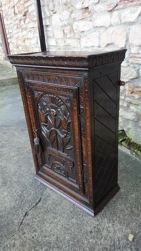 Carved Oak Wall Cupboard (1 of 8)