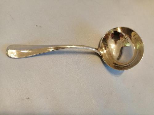 Small Silver Sauce Ladle (1 of 4) Small Silver Sauce Ladle (1 of 4)