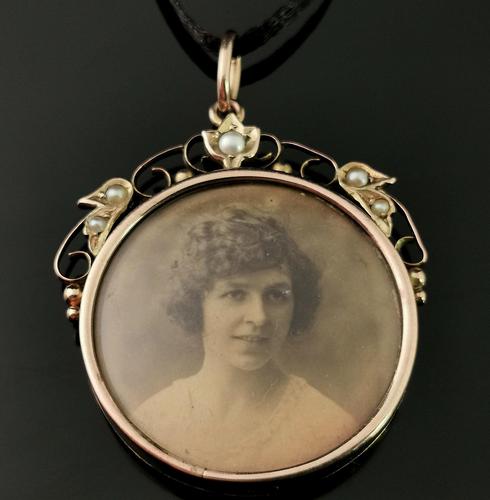 Antique 9ct Gold Locket, Seed Pearl, Edwardian (1 of 9)