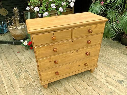 Fabulous & Large Old Pine Chest of Drawers (1 of 8) Fabulous & Large Old Pine Chest of Drawers (1 of 8)