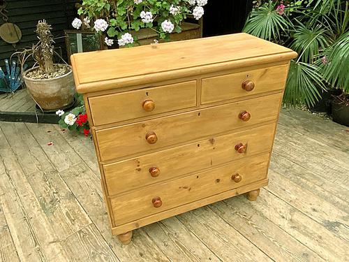 Fabulous & Large Old Pine Chest of Drawers (1 of 8)