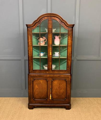 Flame Mahogany Corner Cabinet (1 of 9)