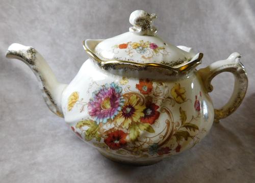 19th Century S. Fielding & Co "Sevres" Pattern Teapot (1 of 8) 19th Century S. Fielding & Co "Sevres" Pattern Teapot (1 of 8)