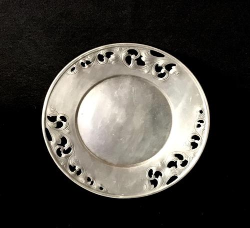 Ethan Fin North European Art Nouveau Pewter Charger (1 of 4) Ethan Fin North European Art Nouveau Pewter Charger (1 of 4)