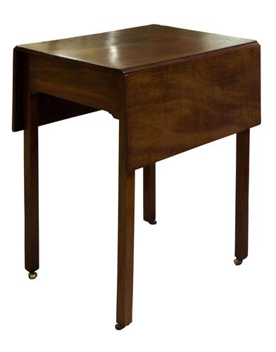 George III Mahogany Pembroke Table (1 of 7) George III Mahogany Pembroke Table (1 of 7)