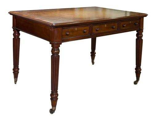 Beautiful Mahogany Writing Desk (1 of 8) Beautiful Mahogany Writing Desk (1 of 8)