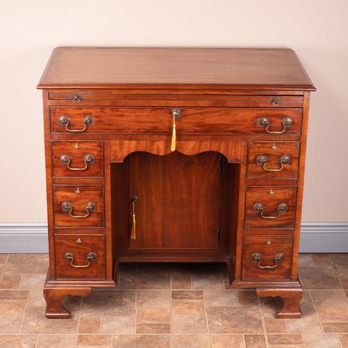 Mahogany Kneehole Desk With Brushing Slide (1 of 17)