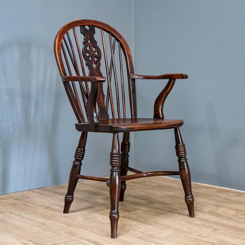 Yew & Elm Windsor Chair (1 of 11)