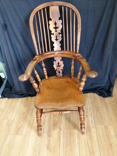 Yew & Elm Windsor Elbow Chair (1 of 8)