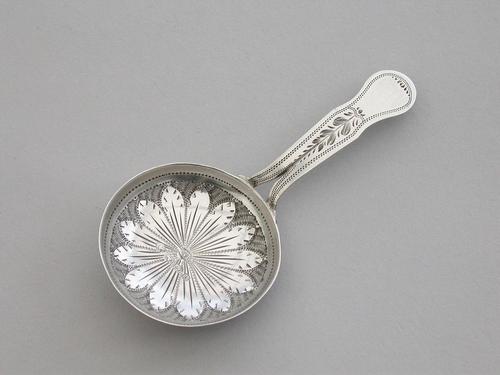 Victorian Silver 'Frying Pan' Caddy Spoon by Hilliard & Thomason, Birmingham, 1875 (1 of 10) Victorian Silver 'Frying Pan' Caddy Spoon by Hilliard & Thomason, Birmingham, 1875 (1 of 10)