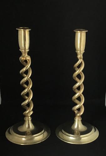 Pair of Late Victorian Brass Open Twist Candlesticks (1 of 4) Pair of Late Victorian Brass Open Twist Candlesticks (1 of 4)