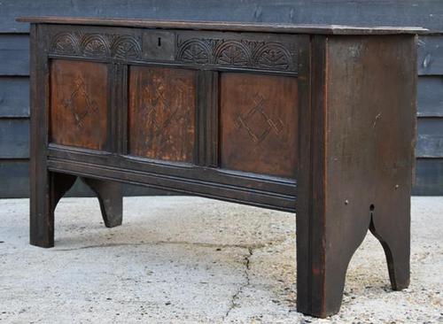 Handsome Early 18th Century Oak Coffer / Blanket Box / Chest c.1700 (1 of 8) Handsome Early 18th Century Oak Coffer / Blanket Box / Chest c.1700 (1 of 8)