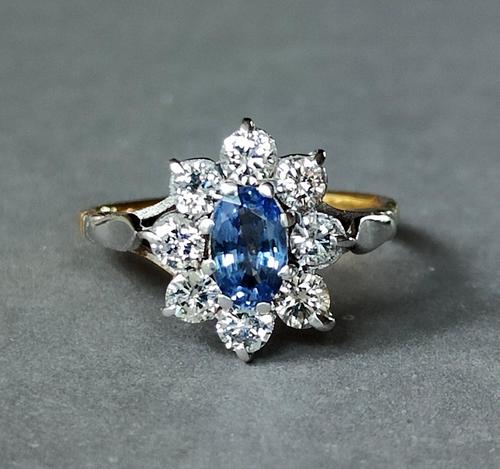 Vintage 18ct Cornflower Blue Sapphire & Diamond 'Lady Diana' Engagement Ring (1 of 12)