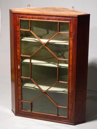 A Pretty George III Period Mahogany Glazed Corner Cupboard (1 of 4) A Pretty George III Period Mahogany Glazed Corner Cupboard (1 of 4)