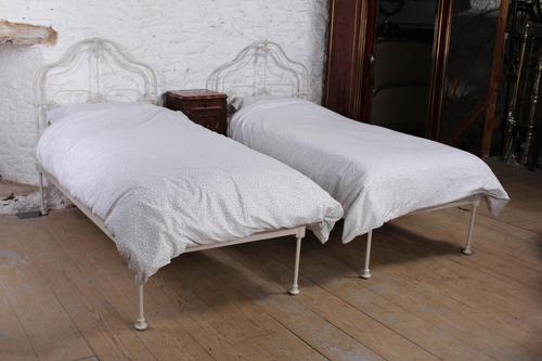 Pretty pair of single Victorian no end beds (1 of 12)