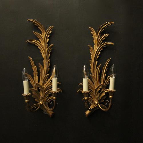 Florentine Pair of Giltwood Leaf Wall Lights (1 of 10)