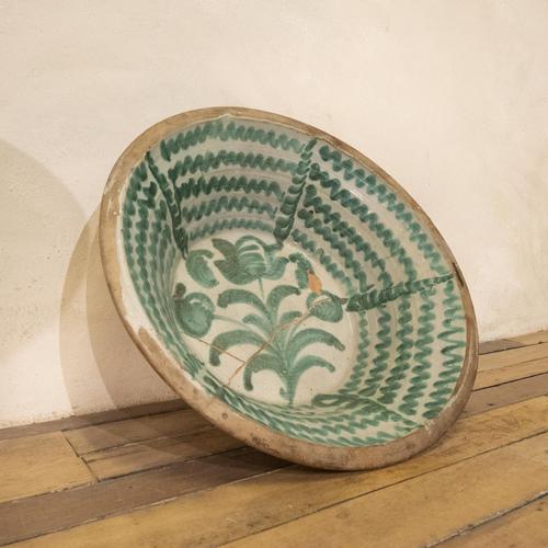 Large Late 18th Century Spanish Granada Fajalouza "Lebrillo" Bowl (1 of 11) Large Late 18th Century Spanish Granada Fajalouza "Lebrillo" Bowl (1 of 11)