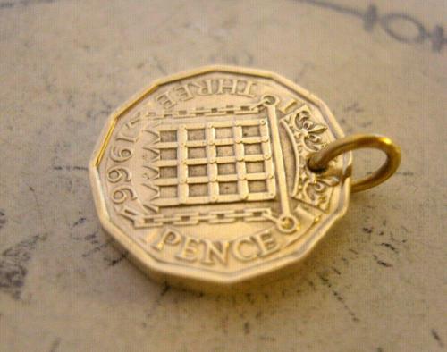 Vintage Pocket Watch Chain Fob 1966 Queen Elizabeth Threepenny 3d Coin Fob (1 of 7)