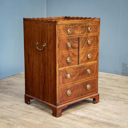 George III Mahogany Commode (1 of 10) George III Mahogany Commode (1 of 10)