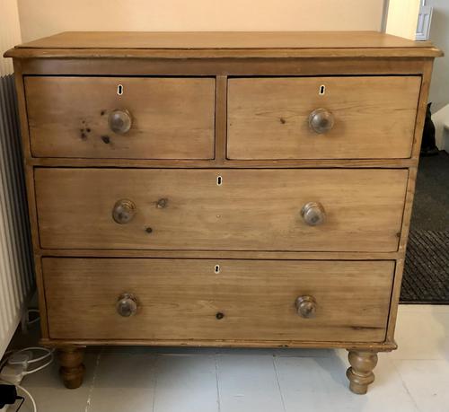 Small Pine Chest of Four Drawers (1 of 7) Small Pine Chest of Four Drawers (1 of 7)