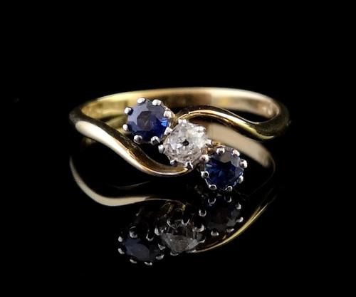 Vintage Art Deco Sapphire & Diamond Trilogy Ring (1 of 10)