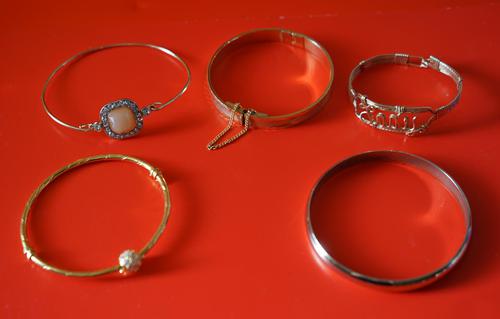 Vintage 5 Gold Plated Bangles and Bracelets (1 of 9) Vintage 5 Gold Plated Bangles and Bracelets (1 of 9)