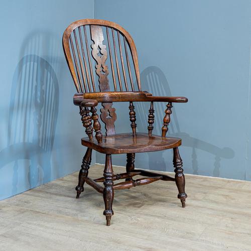 Broad Arm Windsor Chair (1 of 5) Broad Arm Windsor Chair (1 of 5)