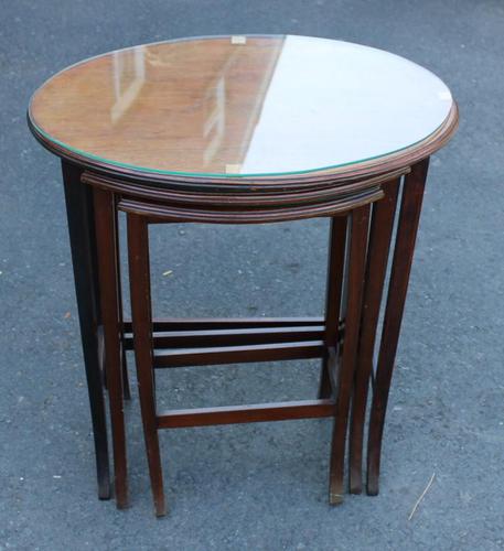 1960s Nest 3 Oval Mahogany Tables with Glass Tops (1 of 4)