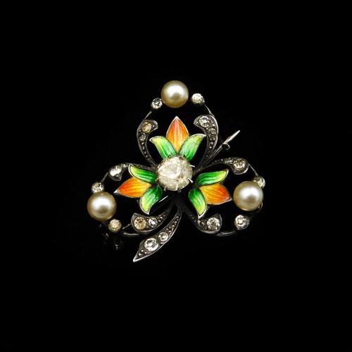 Antique Pearl Paste and Enamel Clover Sterling Silver Brooch Pin (1 of 8) Antique Pearl Paste and Enamel Clover Sterling Silver Brooch Pin (1 of 8)