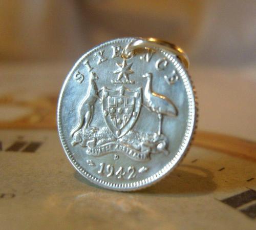 Vintage Pocket Watch Chain Fob 1942 WW2 Australian Silver Sixpence Coin Fob (1 of 7) Vintage Pocket Watch Chain Fob 1942 WW2 Australian Silver Sixpence Coin Fob (1 of 7)
