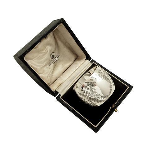 Antique Edwardian Sterling Silver Napkin Ring in Case 1905 Mappin & Webb (1 of 9) Antique Edwardian Sterling Silver Napkin Ring in Case 1905 Mappin & Webb (1 of 9)
