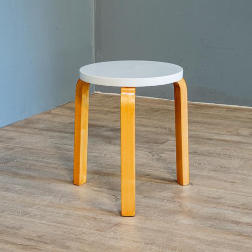 Alvar Aalto Stool (1 of 9) Alvar Aalto Stool (1 of 9)
