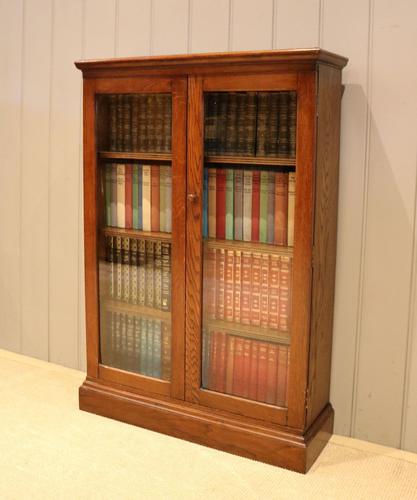 Small Proportioned Oak Glazed Bookcase (1 of 11)