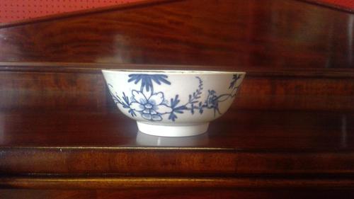 Worcester Porcelain Bowl (1 of 5) Worcester Porcelain Bowl (1 of 5)