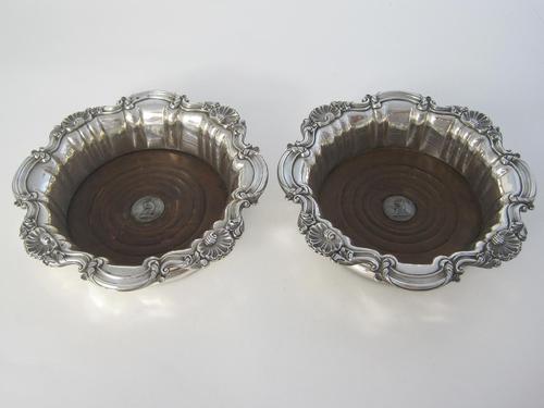 Pair of Good Quality Old Sheffield Plate Coasters by T & J Creswick (1 of 5)